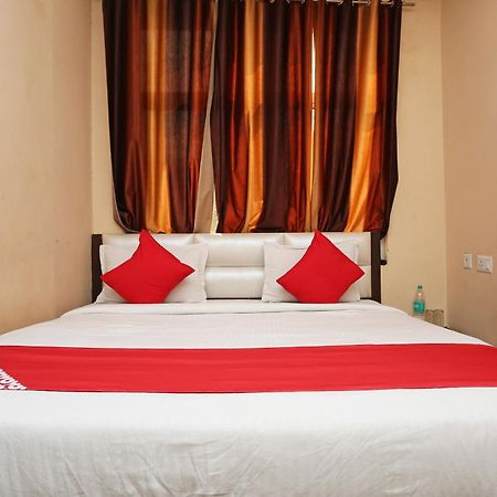 Oyo Flagship Hotel Krishna Chinhat Extérieur photo