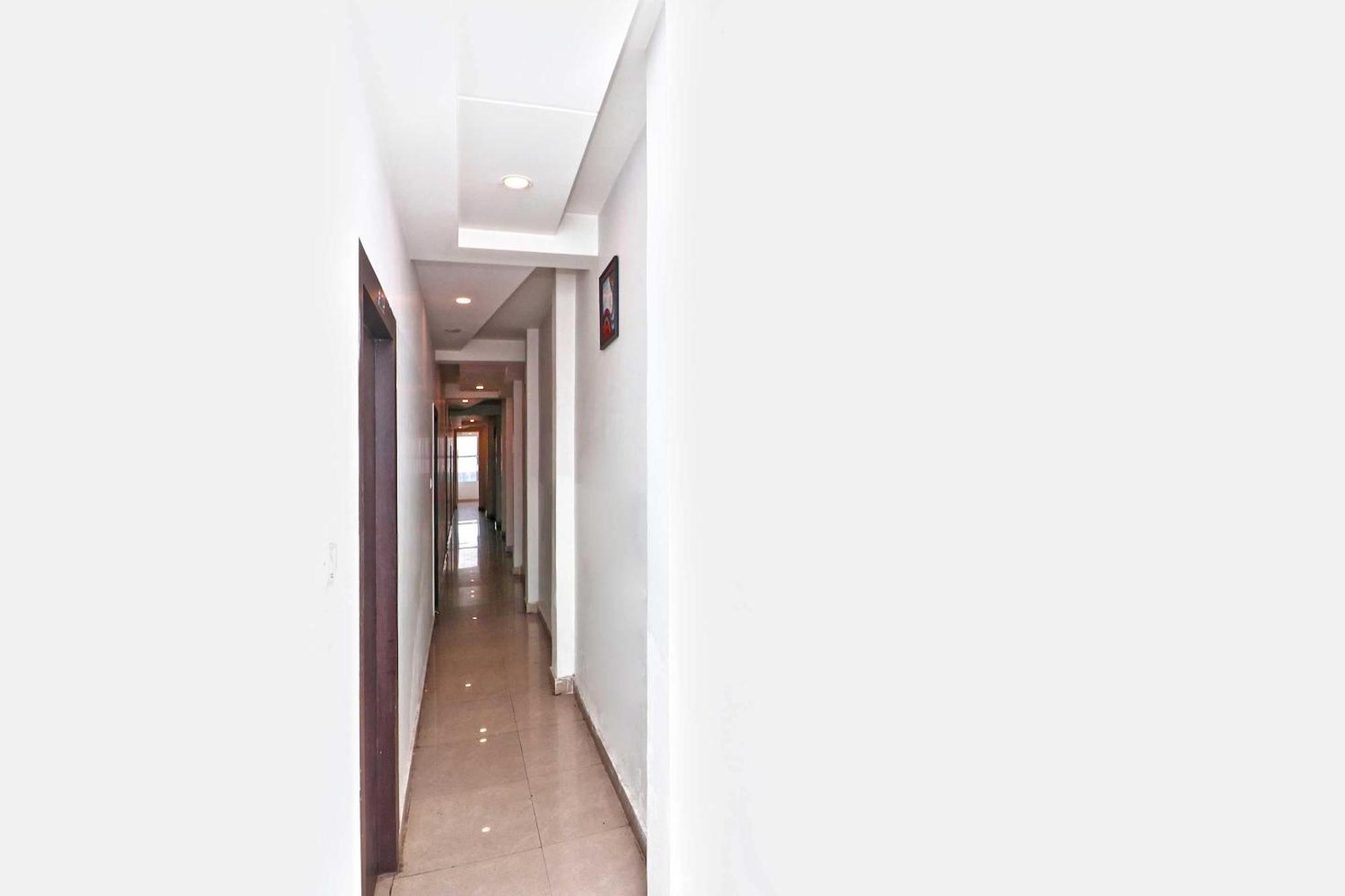 Oyo Flagship Hotel Krishna Chinhat Extérieur photo