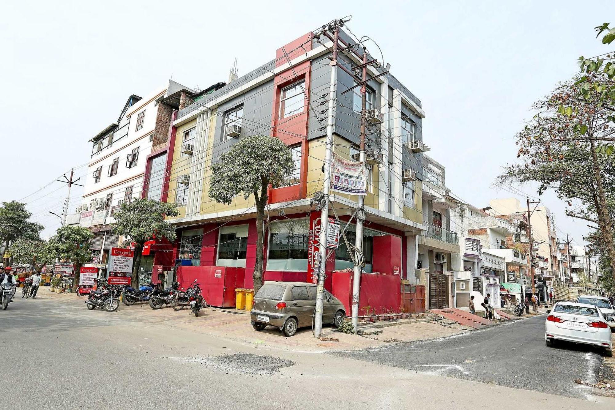 Oyo Flagship Hotel Krishna Chinhat Extérieur photo