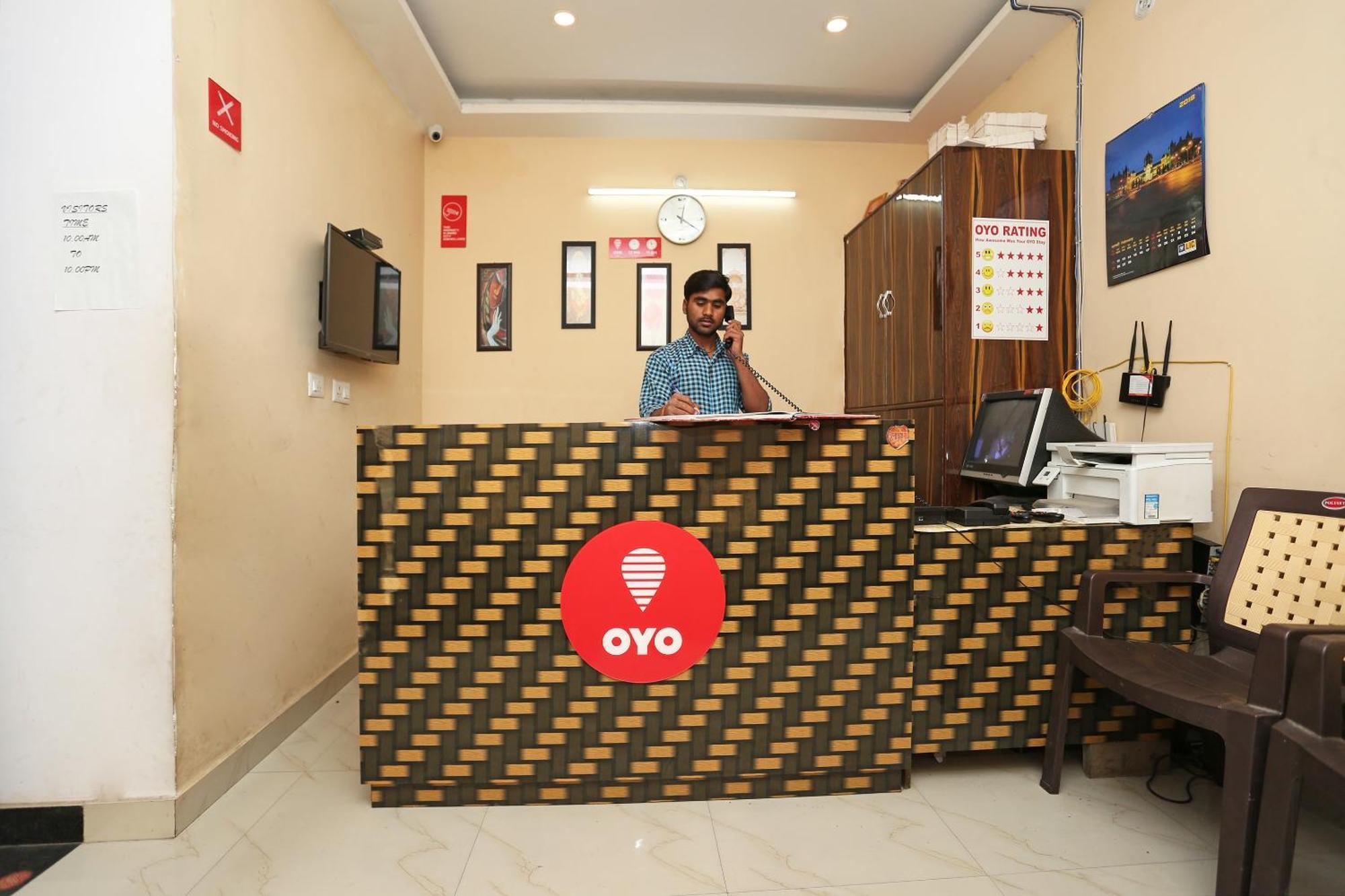 Oyo Flagship Hotel Krishna Chinhat Extérieur photo